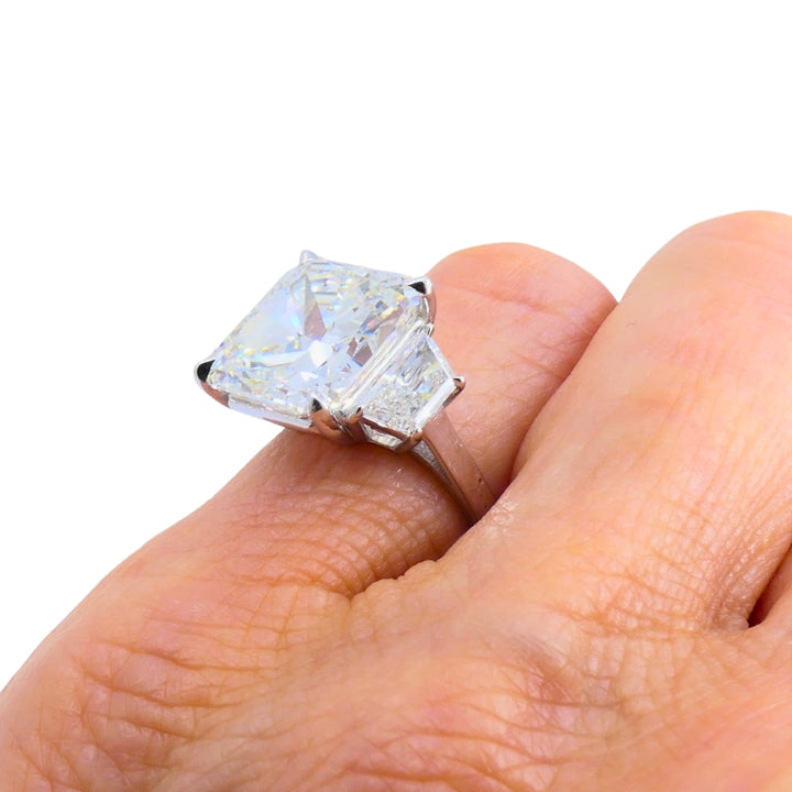 8.02-carat GIA Certified Diamond Ring 18k White Gold Modern Jewelry