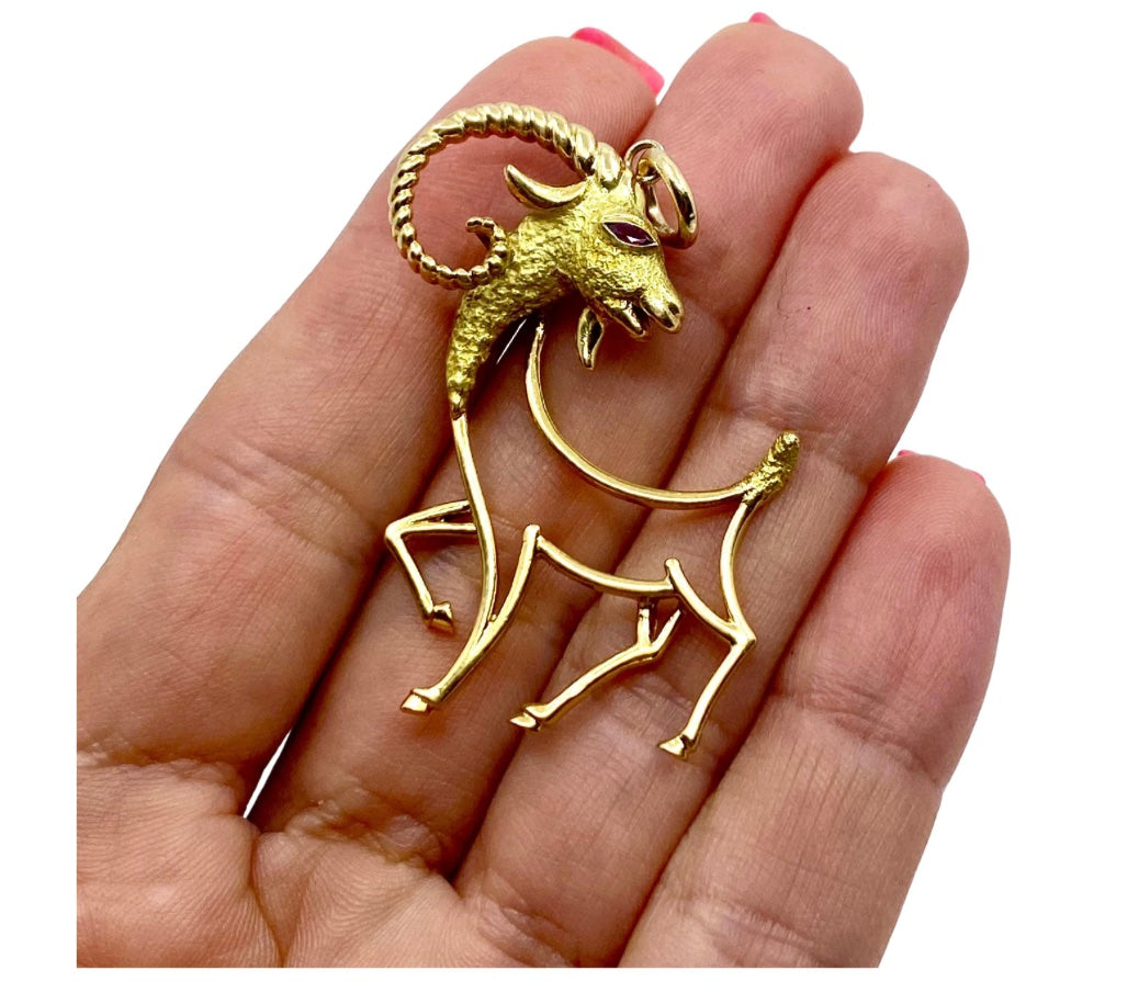 18k Gold Capricorn Pendant Astrology Jewelry