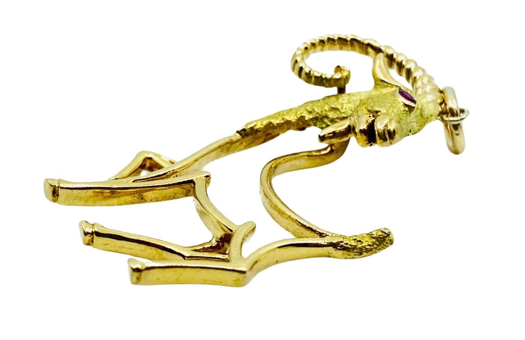 18k Gold Capricorn Pendant Astrology Jewelry