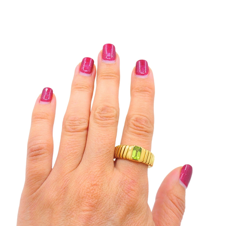 Bvlgari Tubogas 18k Gold Ring Peridot