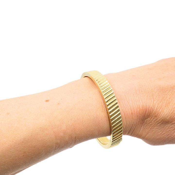 14k Gold Ribbed Bangle Vintage Bracelet