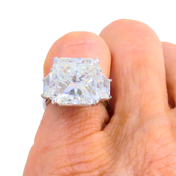 8.02-carat GIA Certified Diamond Ring 18k White Gold Modern Jewelry