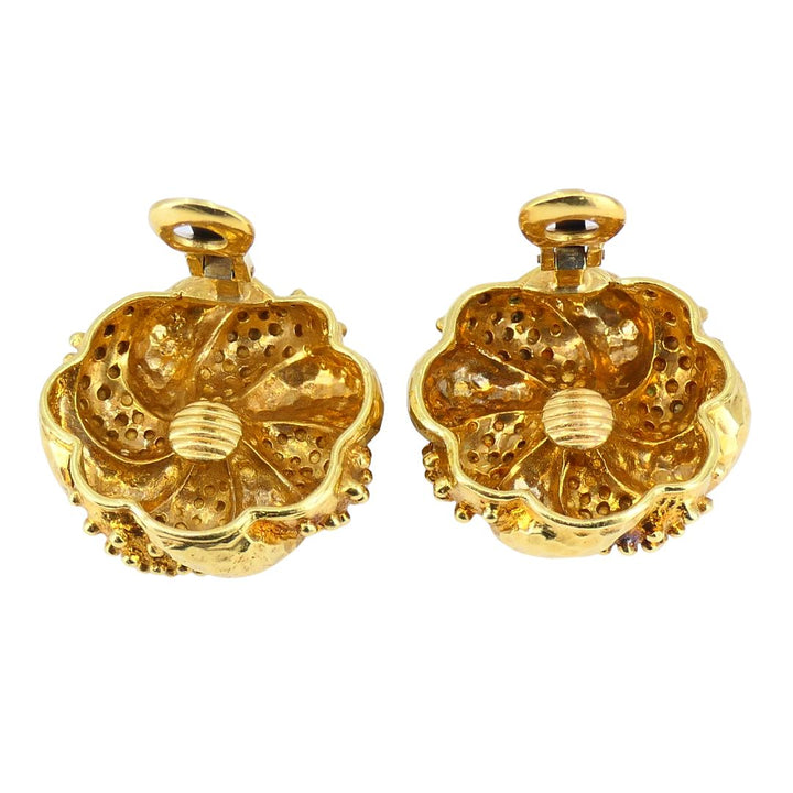 Vintage Wander 18k Gold Floral Clip-on Earrings