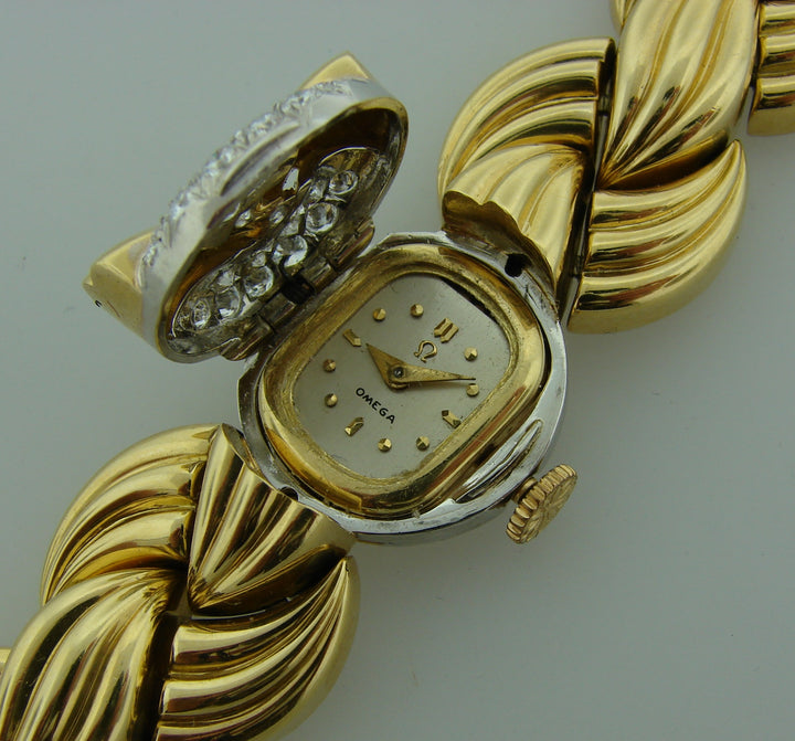 Van Cleef & Arpels Diamond 18k Gold Ladies Watch Bracelet Vintage Omega Movement