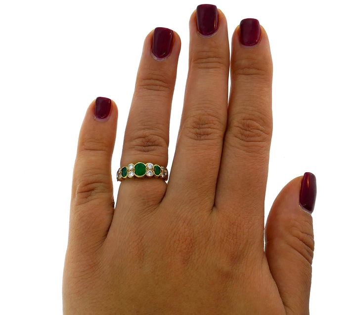 Van Cleef & Arpels Emerald Diamond Gold Ring 1970s