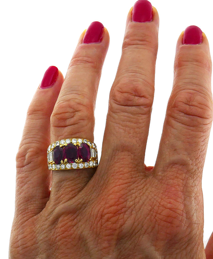 Vintage Bulgari Ruby Diamond 18k Yellow Gold Ring
