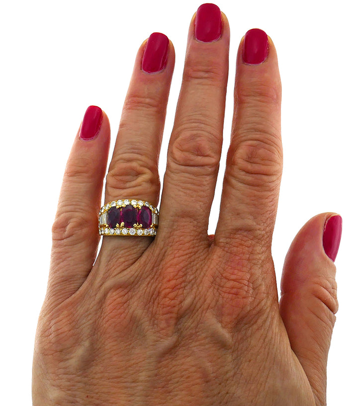 Vintage Bulgari Ruby Diamond 18k Yellow Gold Ring