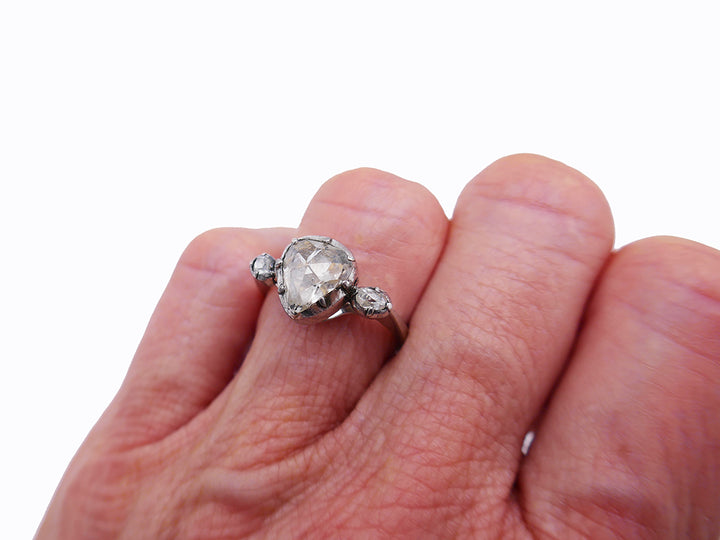 18k White Gold Diamond Engagement Ring