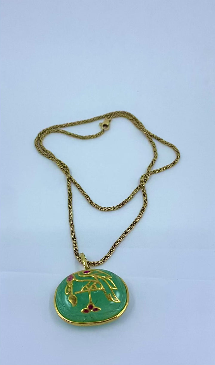 1930’s Yellow Gold, Carved Emerald and Ruby Pendant Chain Necklace