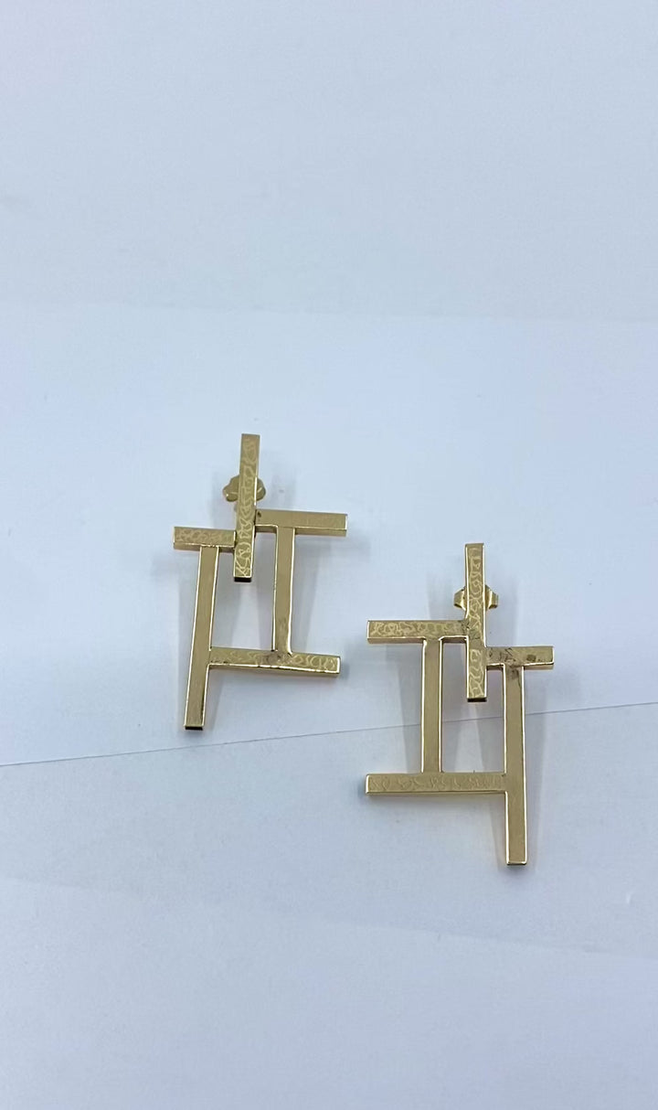 14k Gold Geometric Earrings Frame Design