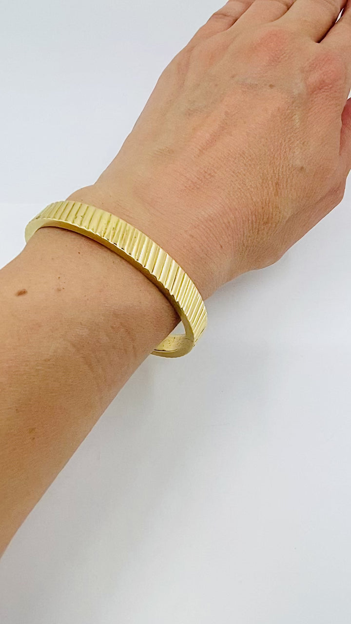 14k Gold Ribbed Bangle Vintage Bracelet