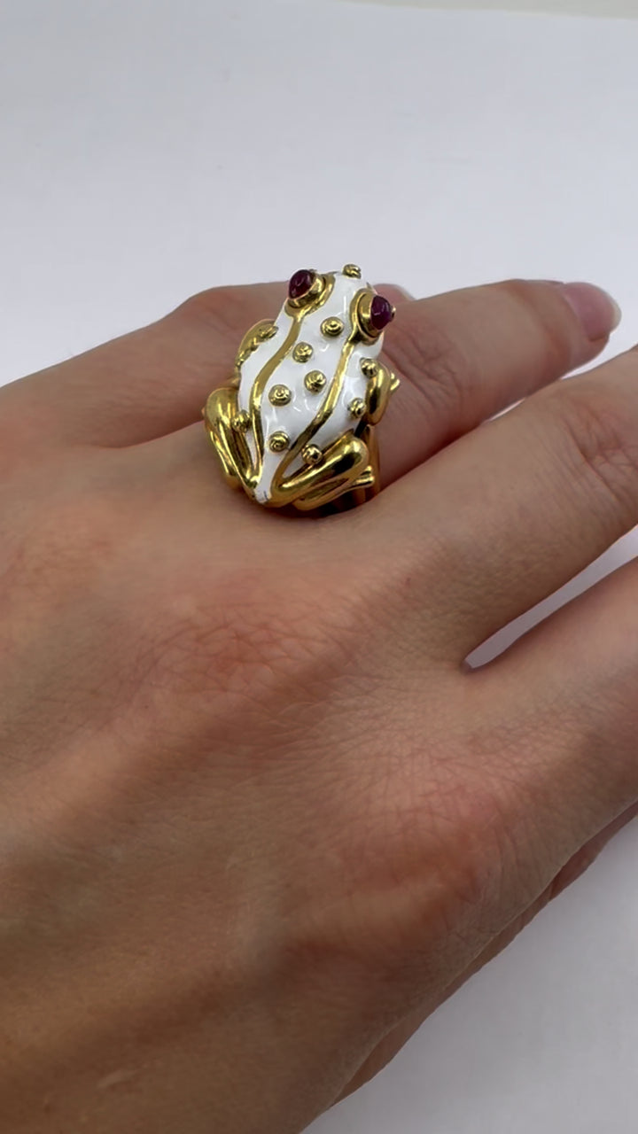 1990s David Webb 18k Gold White Enamel Ruby Frog Ring