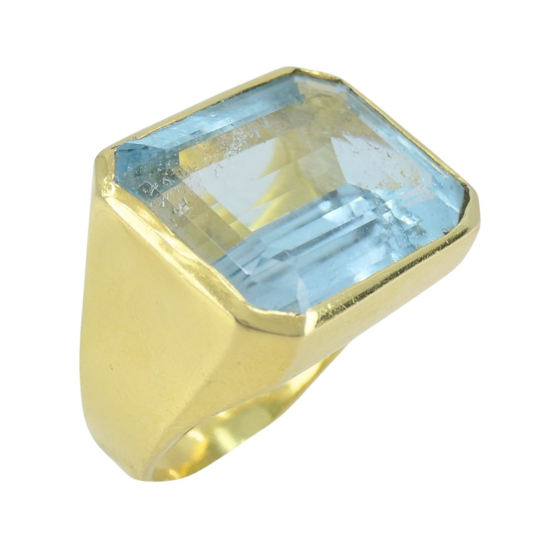 Vintage Aquamarine 18k Yellow Gold Cocktail Ring