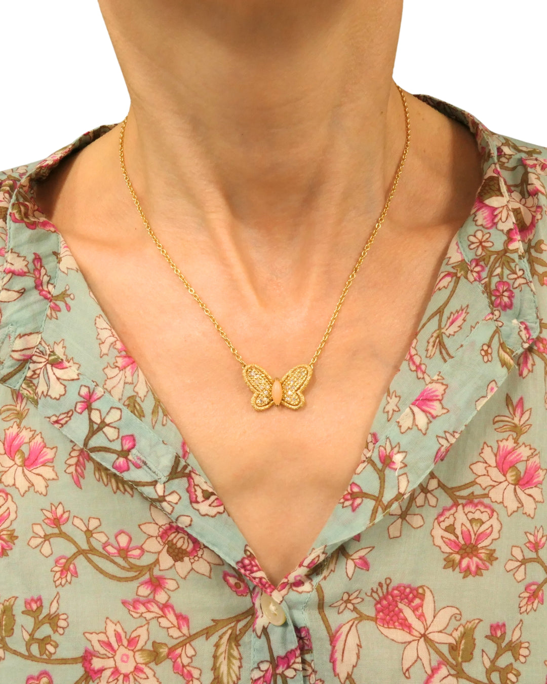 Van Cleef & Arpels Butterfly Necklace Diamond Coral 18k Gold