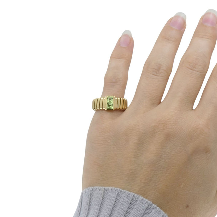 Vintage Bvlgari 18k Gold Tubogas Peridot Ring, circa 1990s
