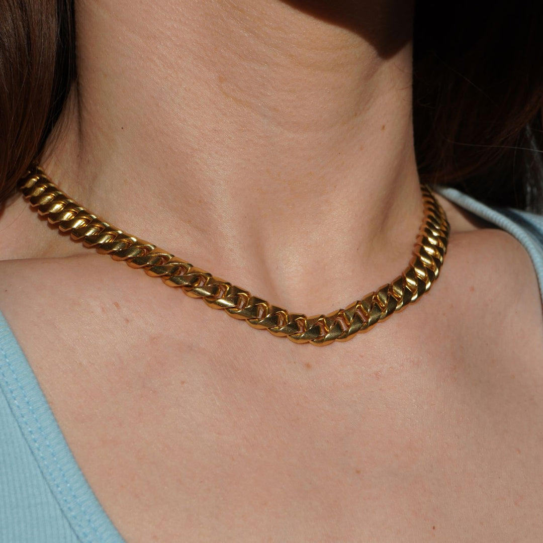 Vintage Bvlgari 18k Yellow Gold Heavy Curb Link Chain Bulgari Necklace