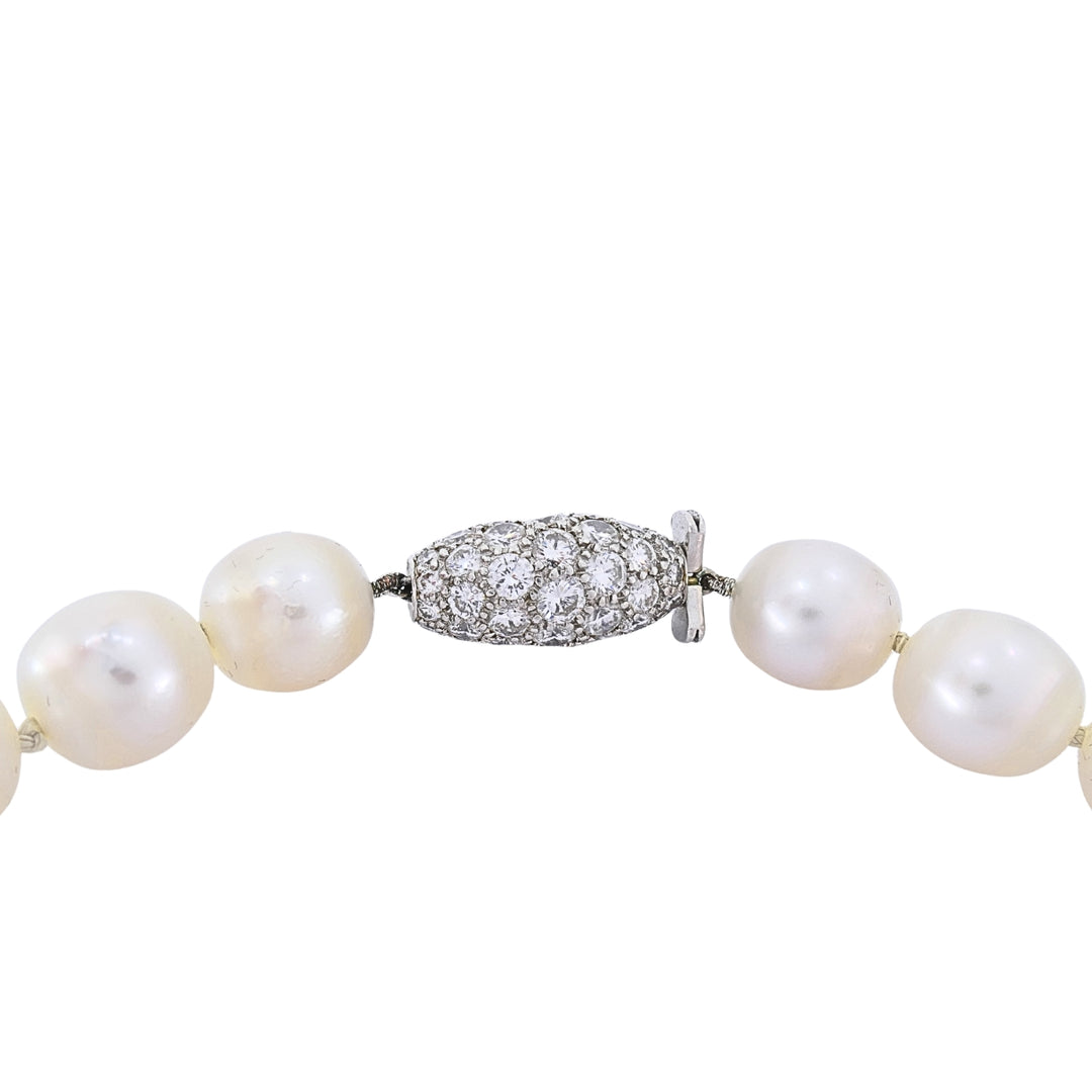Van Cleef & Arpels New York Graduated Pearl Necklace Pavé Diamond Clasp