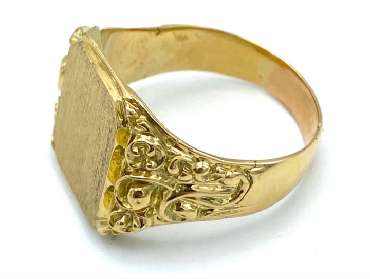 Victorian Yellow Gold Signet Ring