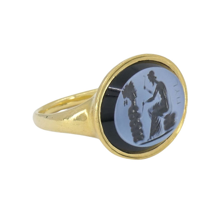 Vintage 18k Gold Hardstone Intaglio Signet Ring