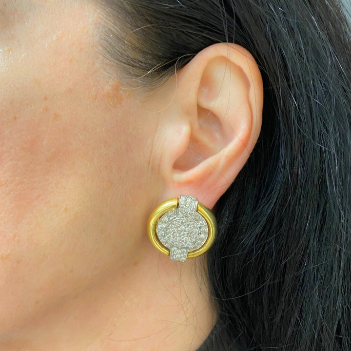 David Webb Diamond Earrings 18k Gold Circular Shape