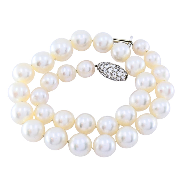Van Cleef & Arpels New York Graduated Pearl Necklace Pavé Diamond Clasp