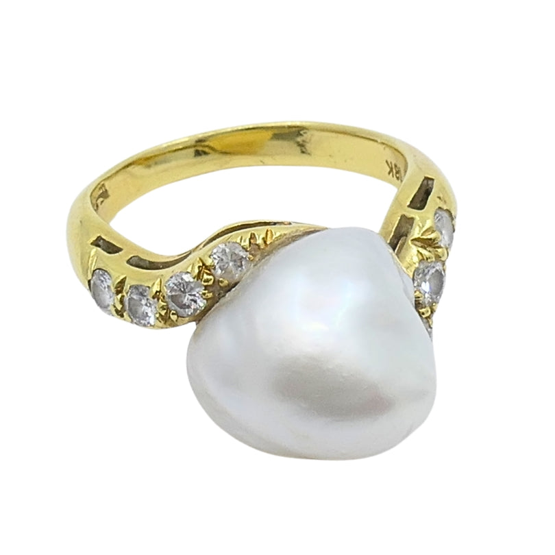 Vintage 18k Yellow Gold Baroque Pearl Diamond Ring