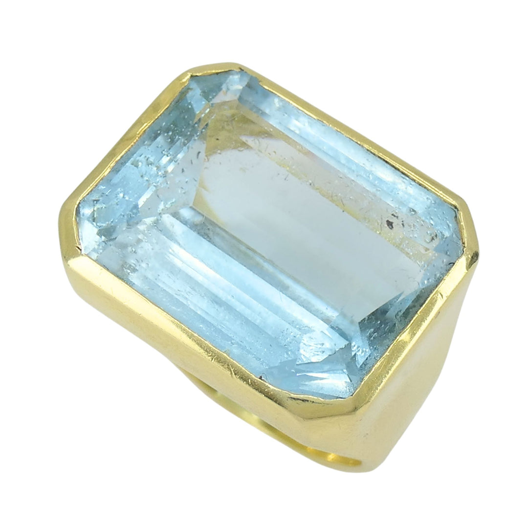 Vintage Aquamarine 18k Yellow Gold Cocktail Ring