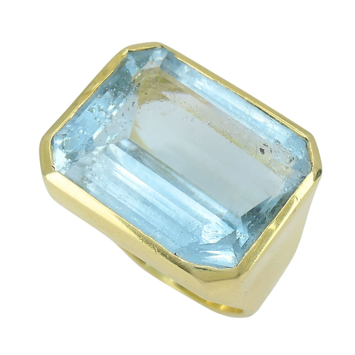 Vintage Aquamarine 18k Yellow Gold Cocktail Ring