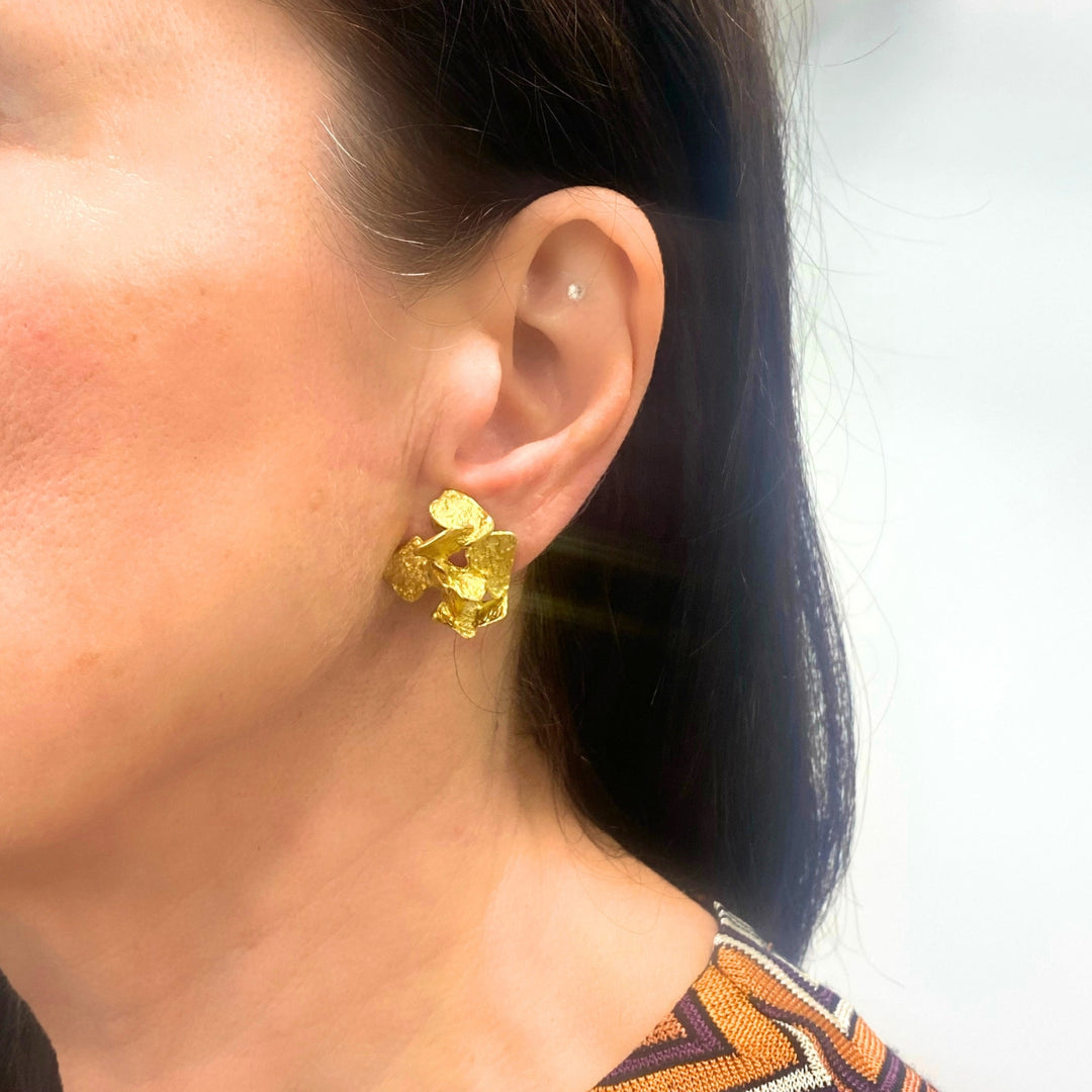 Vintage 18k Gold Modernist Abstract Floral Design Textured Clip-On Earrings