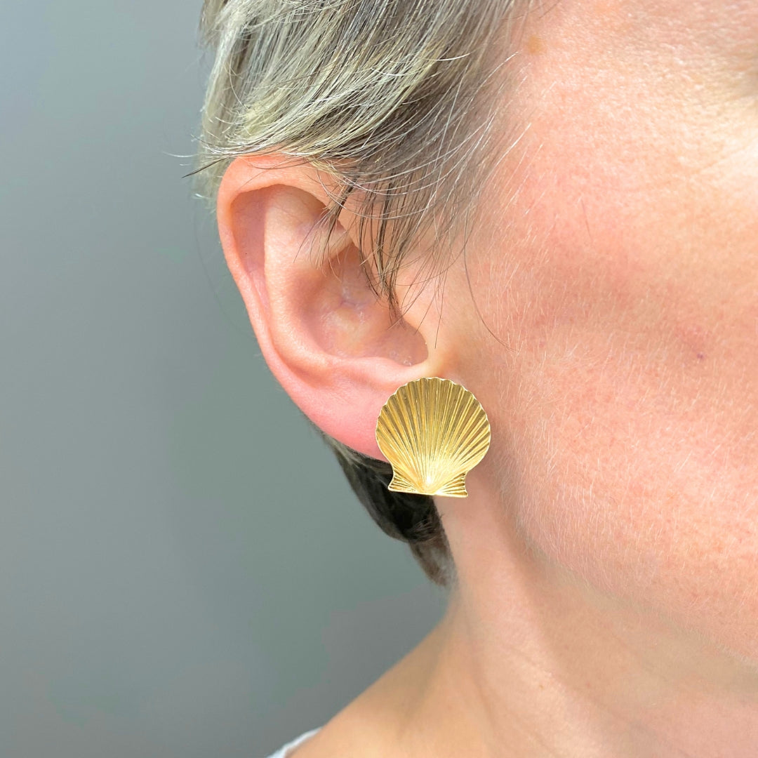Cartier 14k Gold Shell Vintage Clip-On Earrings