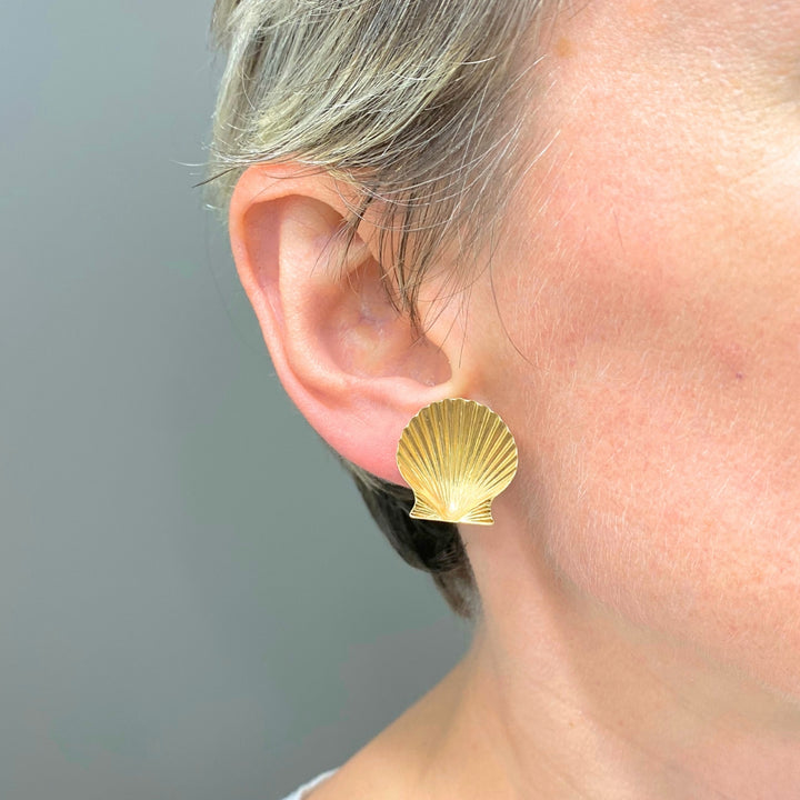 Cartier 14k Gold Shell Vintage Clip-On Earrings