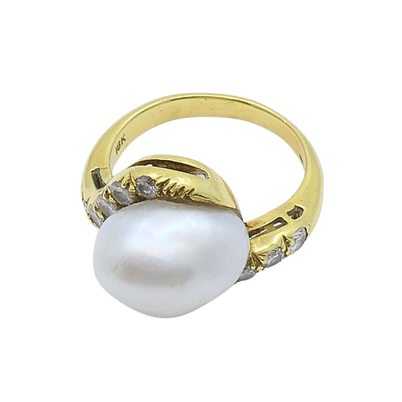 Vintage 18k Yellow Gold Baroque Pearl Diamond Ring