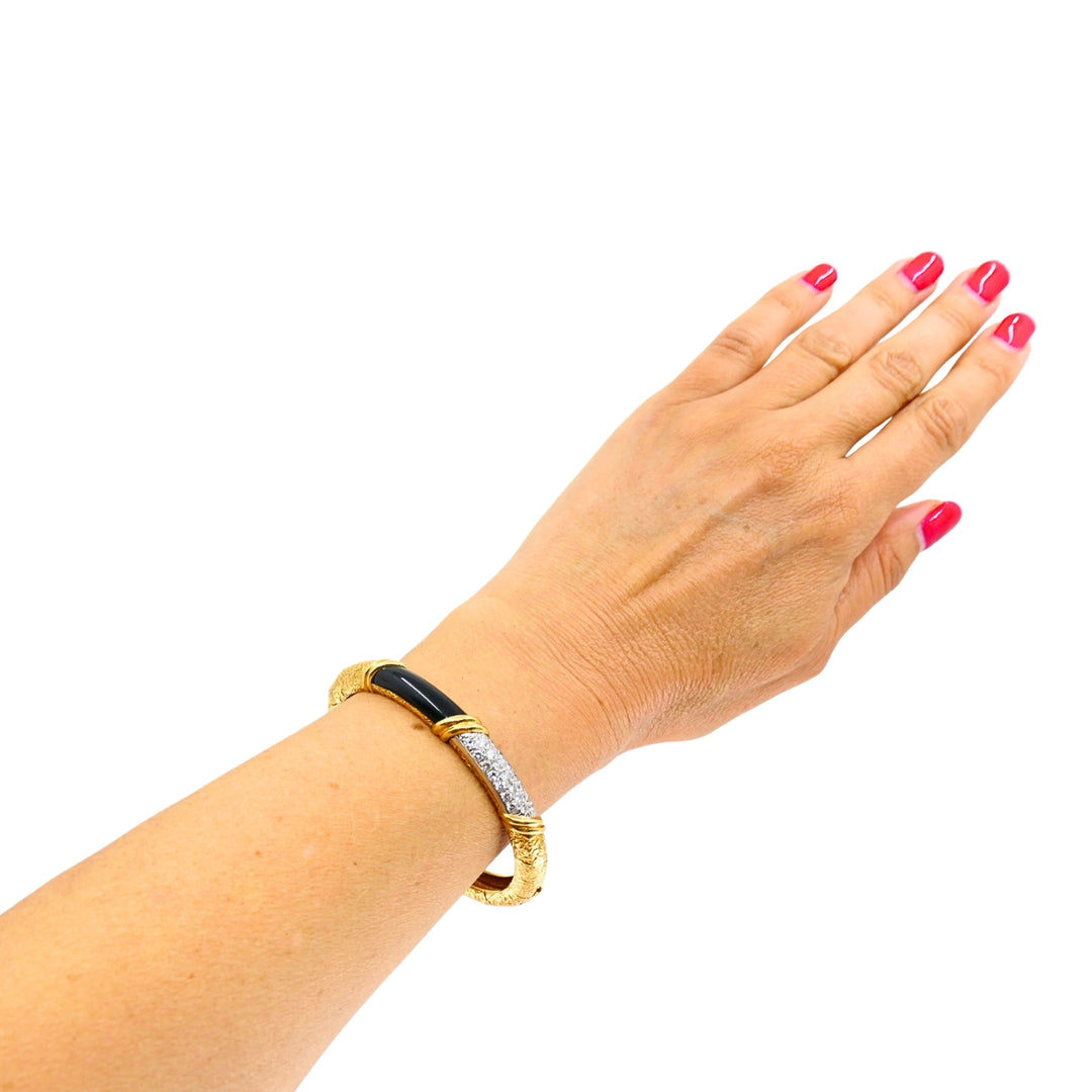 Vintage Van Cleef & Arpels 18k Gold Onyx Diamond Textured Bangle Bracelet