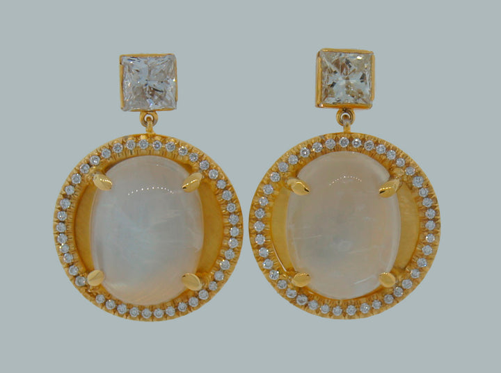 Vintage 14 karat Yellow Gold Earrings Moonstone Diamond