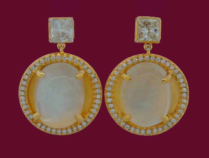 Vintage 14 karat Yellow Gold Earrings Moonstone Diamond