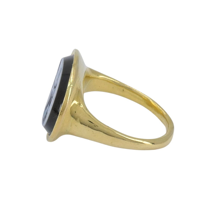 Vintage 18k Gold Hardstone Intaglio Signet Ring