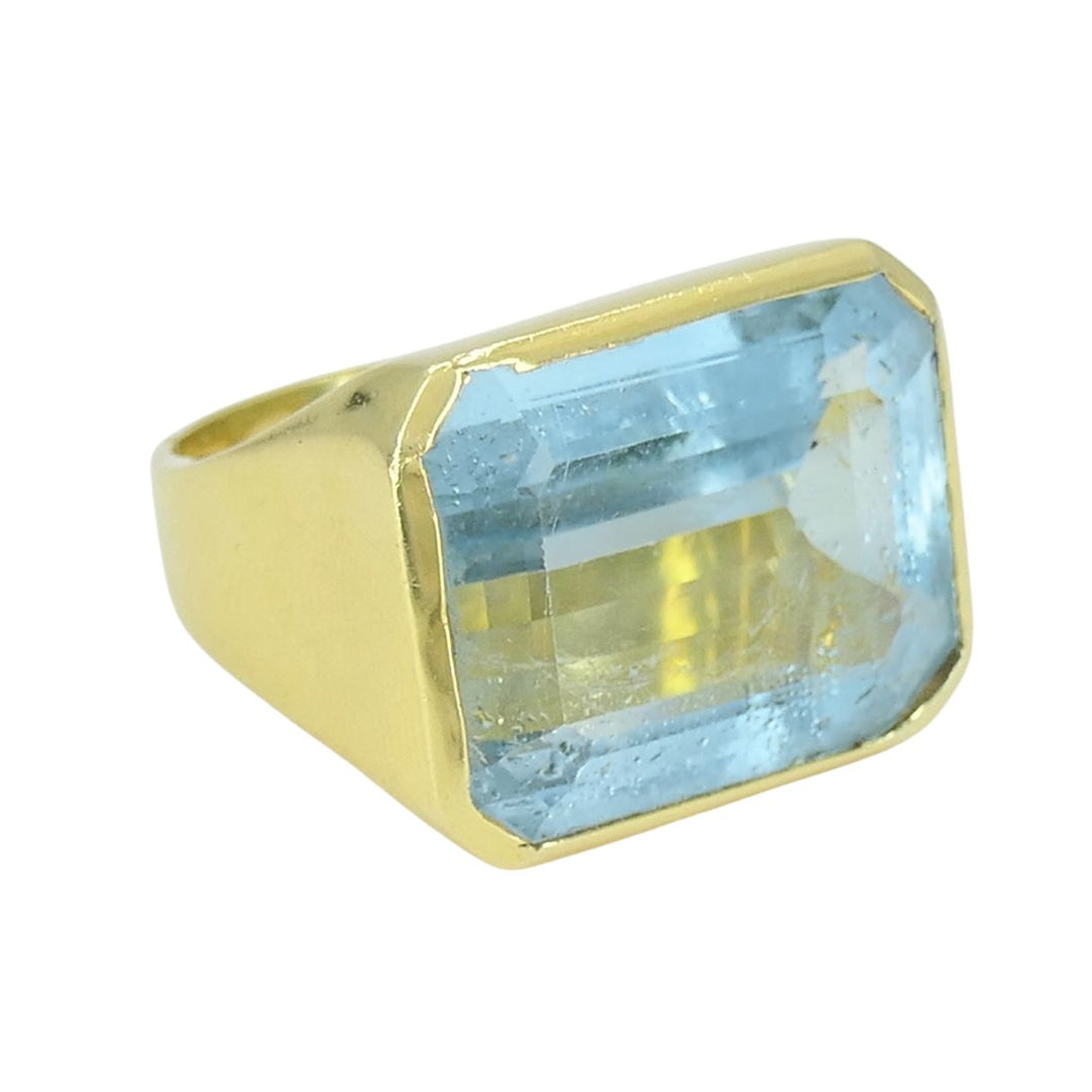 Vintage Aquamarine 18k Yellow Gold Cocktail Ring