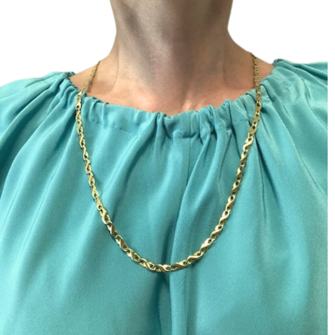 Vintage 18k Gold Figure Eight Link Chain Necklace