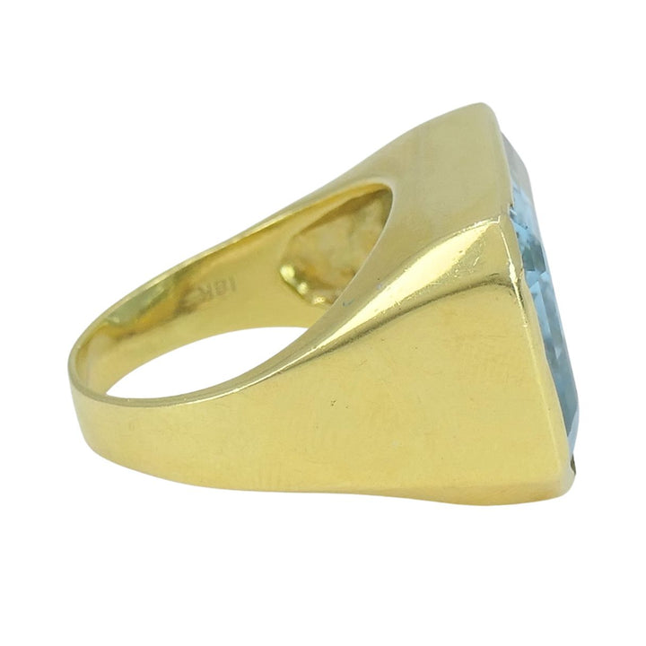 Vintage Aquamarine 18k Yellow Gold Cocktail Ring