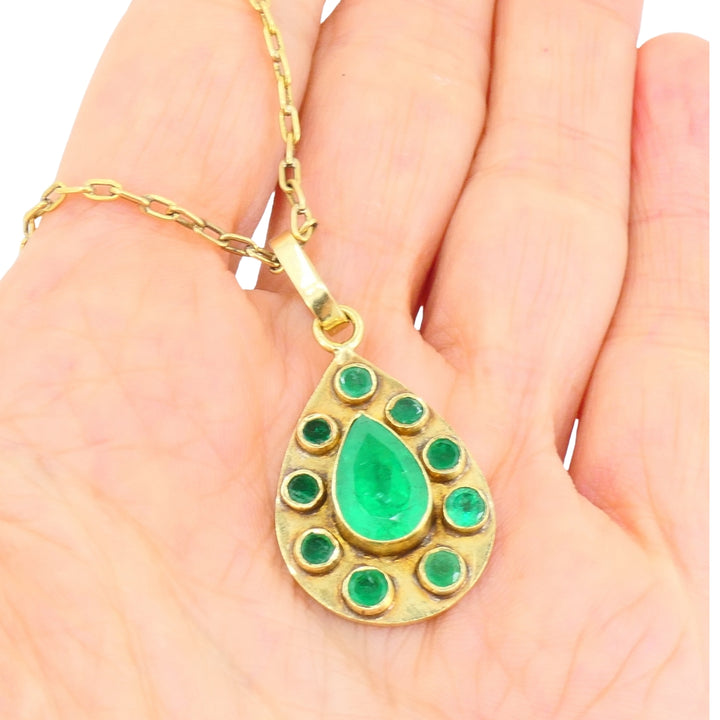 Emerald Pendant 18k Gold Vintage Chain Necklace