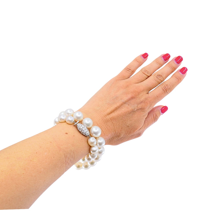 Van Cleef & Arpels New York Graduated Pearl Necklace Pavé Diamond Clasp