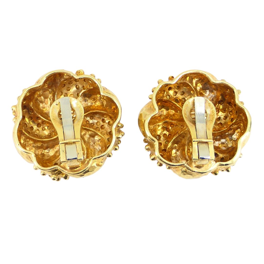 Vintage Wander 18k Gold Floral Clip-on Earrings
