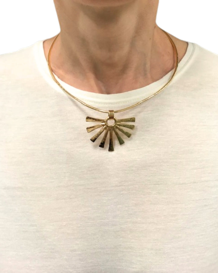 James Avery 14k Gold Collar Necklace Hammered Gold Sun Pendant
