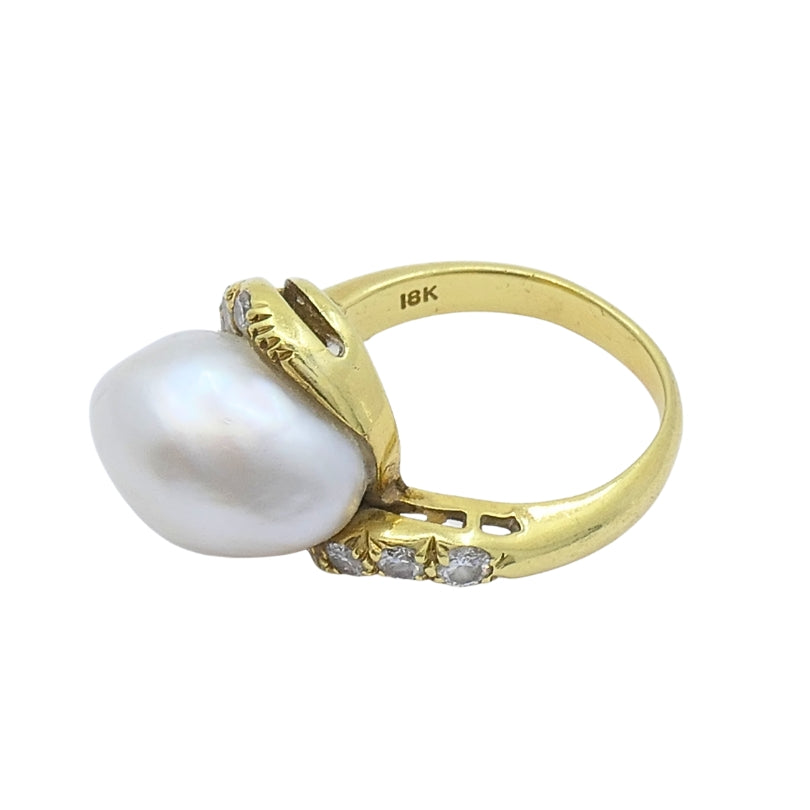 Vintage 18k Yellow Gold Baroque Pearl Diamond Ring