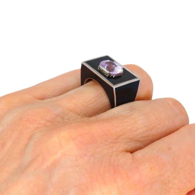 Vintage 18k White Gold Pink Sapphire Black Enamel Ring