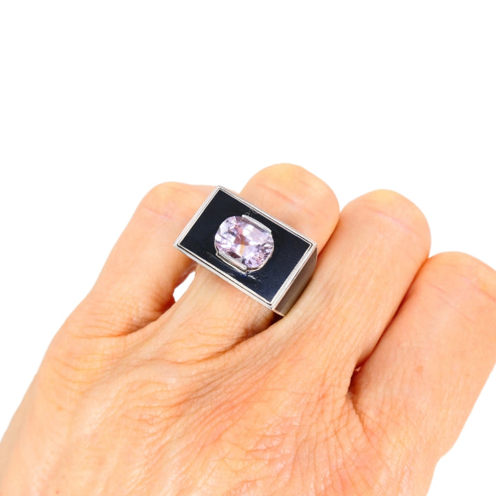 Vintage 18k White Gold Pink Sapphire Black Enamel Ring