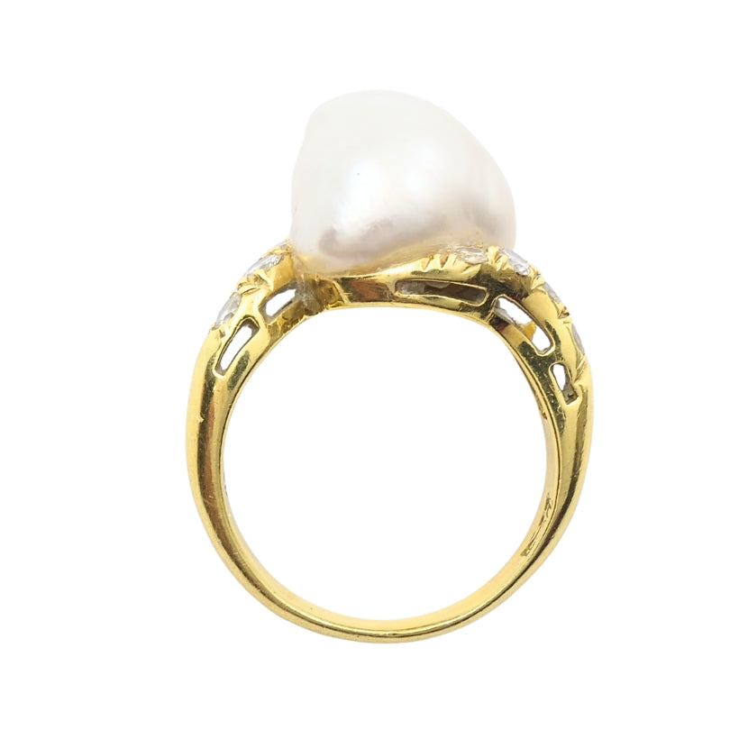 Vintage 18k Yellow Gold Baroque Pearl Diamond Ring