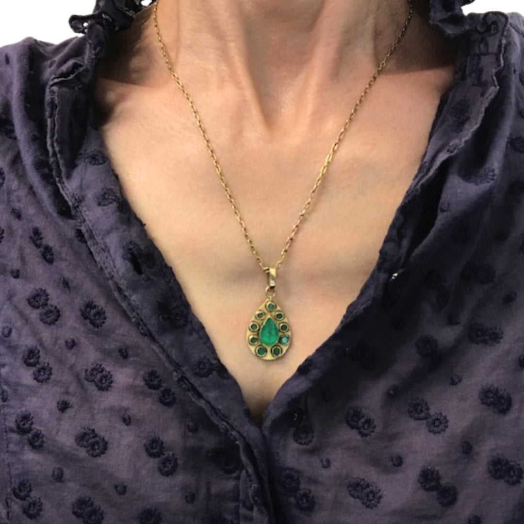 Emerald Pendant 18k Gold Vintage Chain Necklace