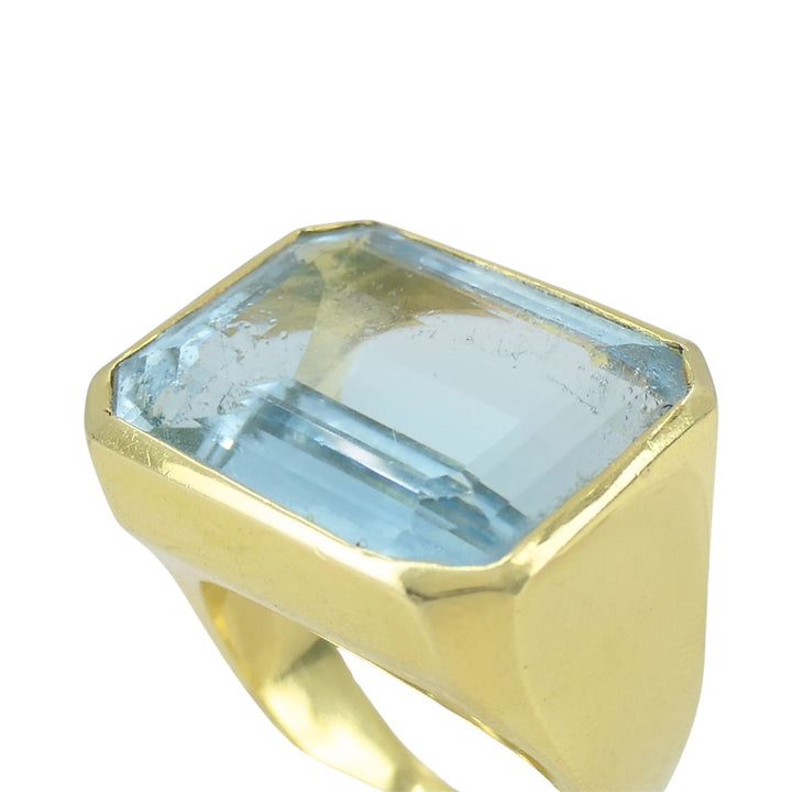 Vintage Aquamarine 18k Yellow Gold Cocktail Ring