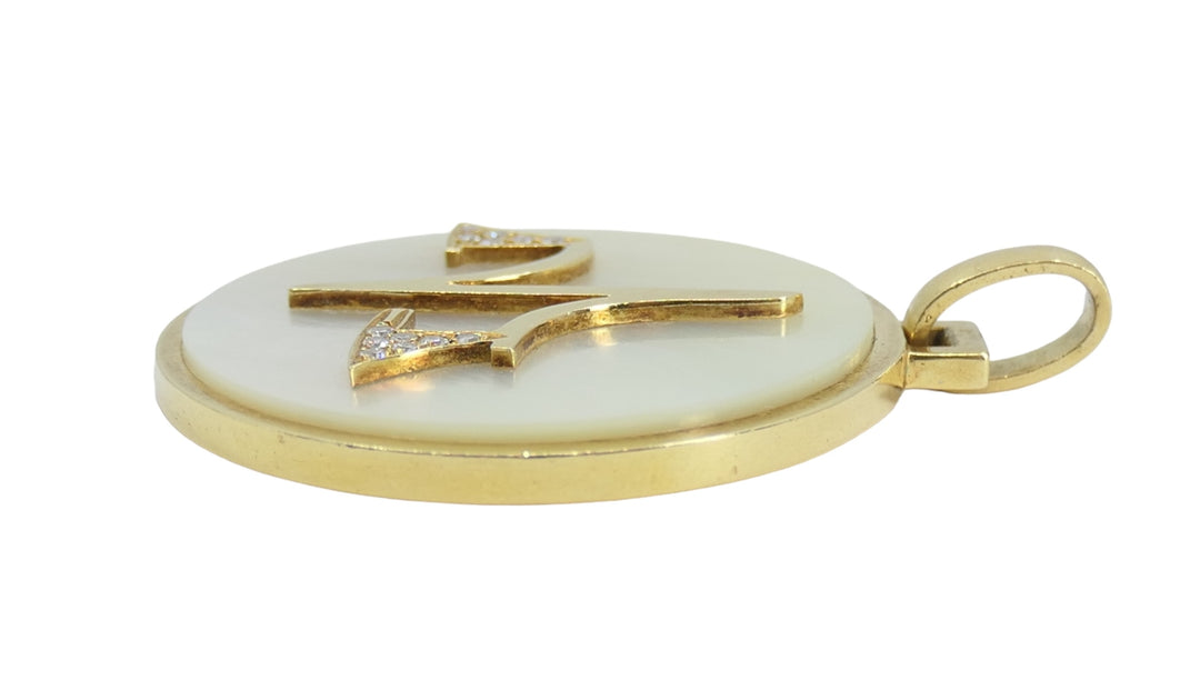 Vintage Bvlgari 18k Gold Mother of Pearl Libra Zodiac Pendant Chain Necklace